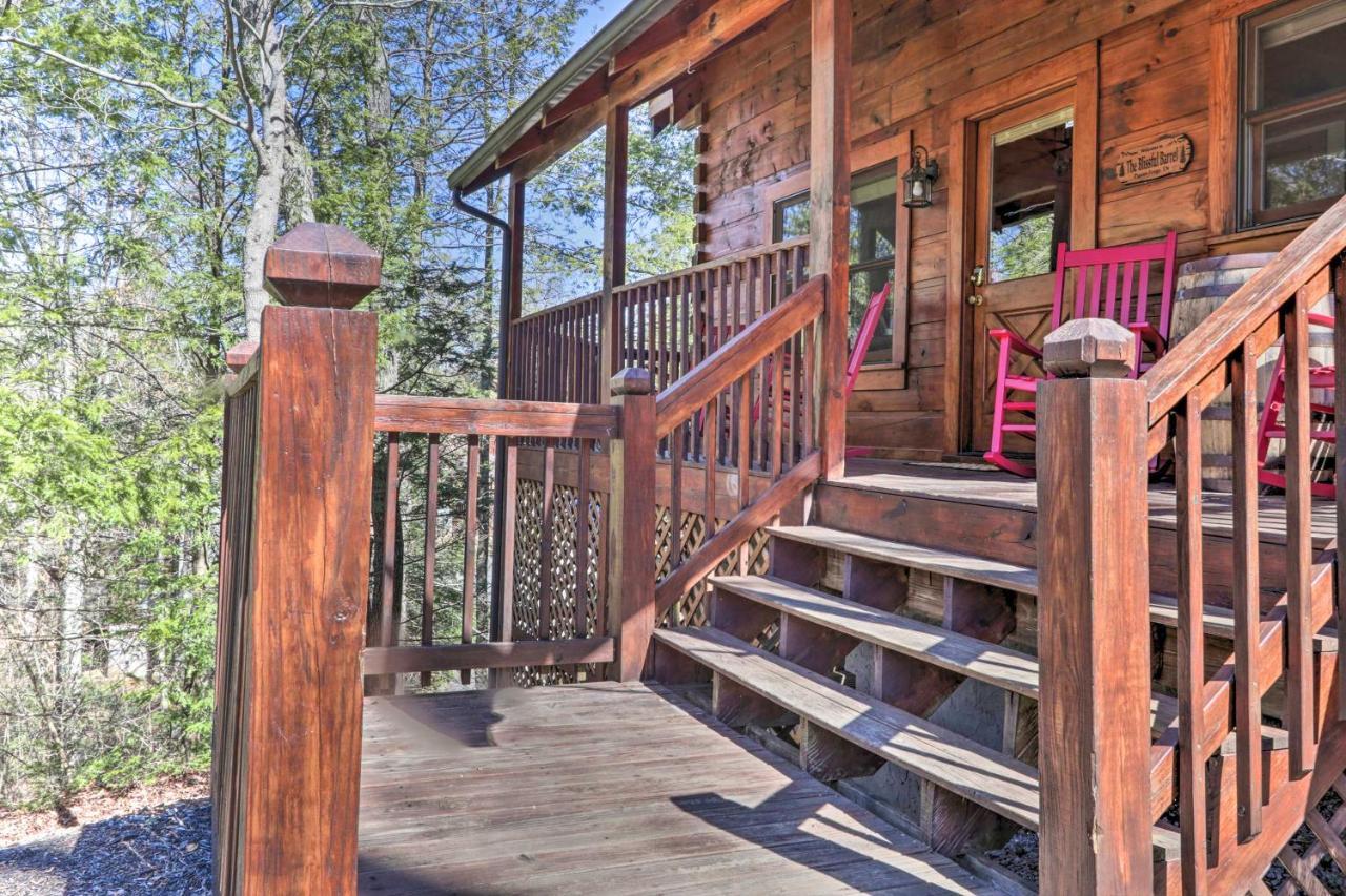 Villa Cozy Cabin With Hot Tub In The Heart Of Pigeon Forge Exterior foto